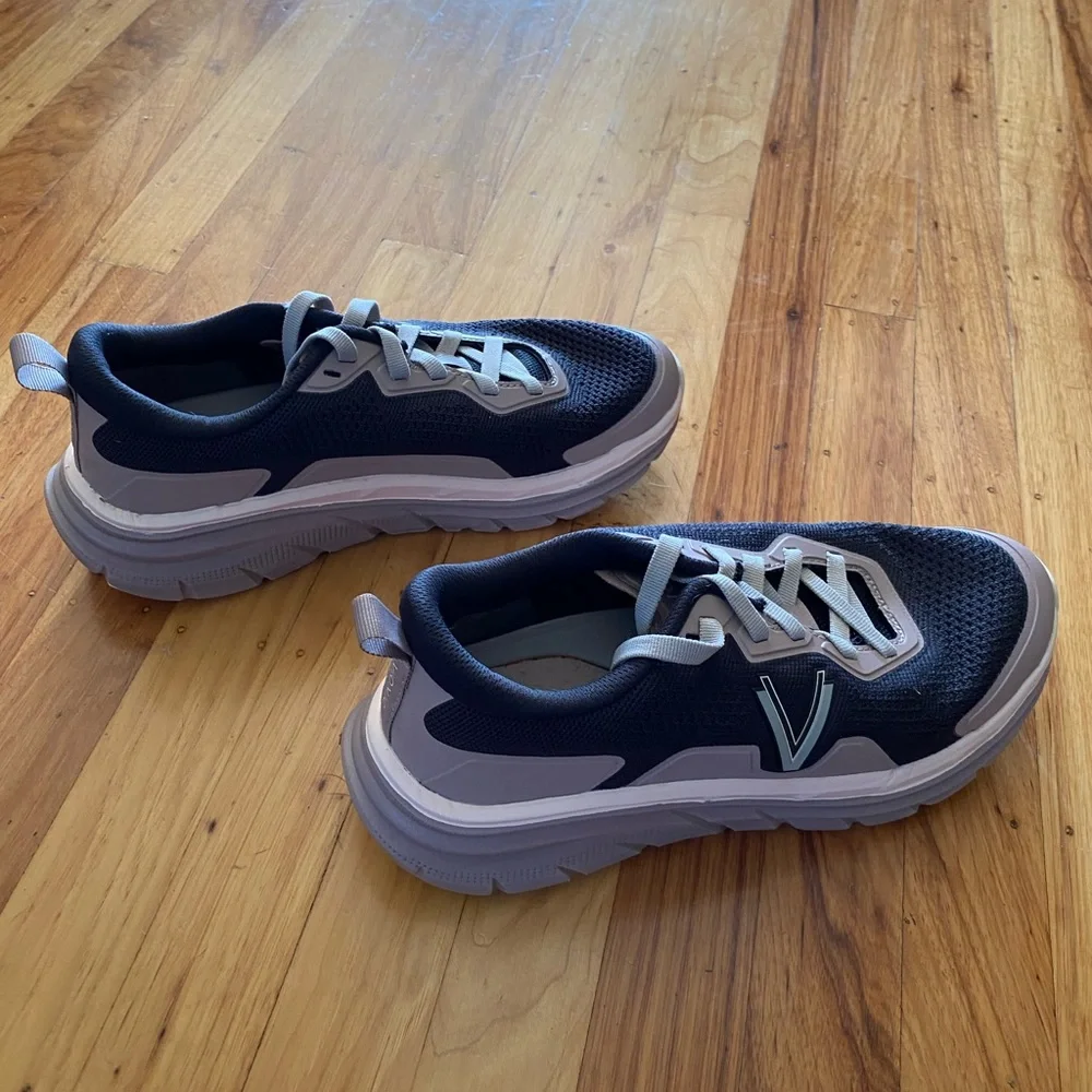 Vionic Walk Max, Magnolia Dusk Gray, size 8, like new - Picture 4 of 8